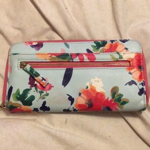 Flower wallet